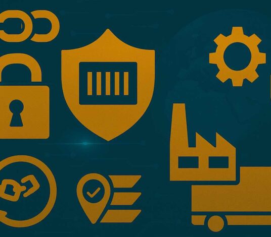 Ilustración con íconos dorados de seguridad, trazabilidad, fábrica y camión, sobre fondo tecnológico. Imagen usada para la nota “Gemelos digitales: el simulador que revoluciona la logística”.